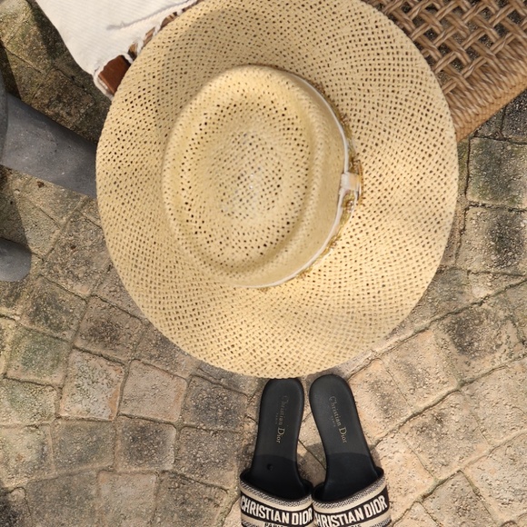 Hat Straw with lace trim and flower embelishment